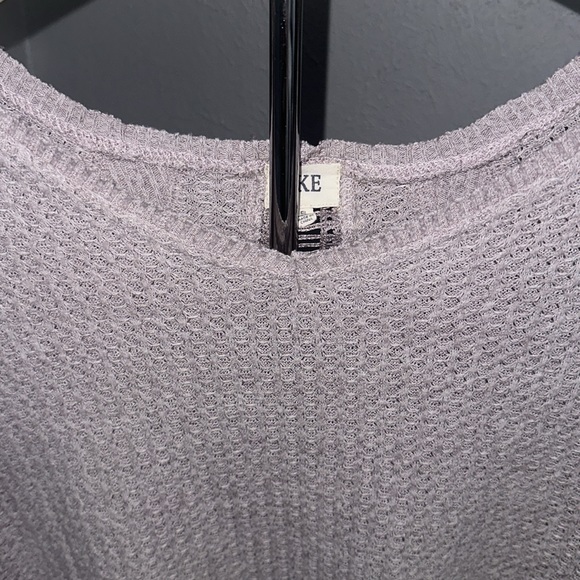 BKE High Low Lavender Shirt with Gorgeous Back Detail - Picture 3 of 5